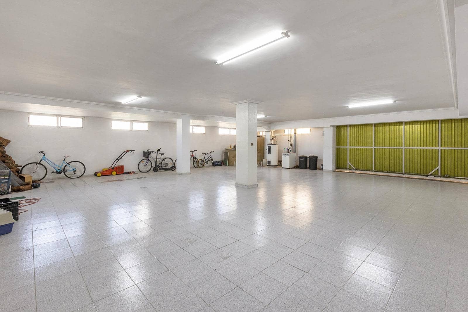 5 sovrum Villa till salu i Torrevieja med pool garage - 780 000 € (Ref: 9726981)