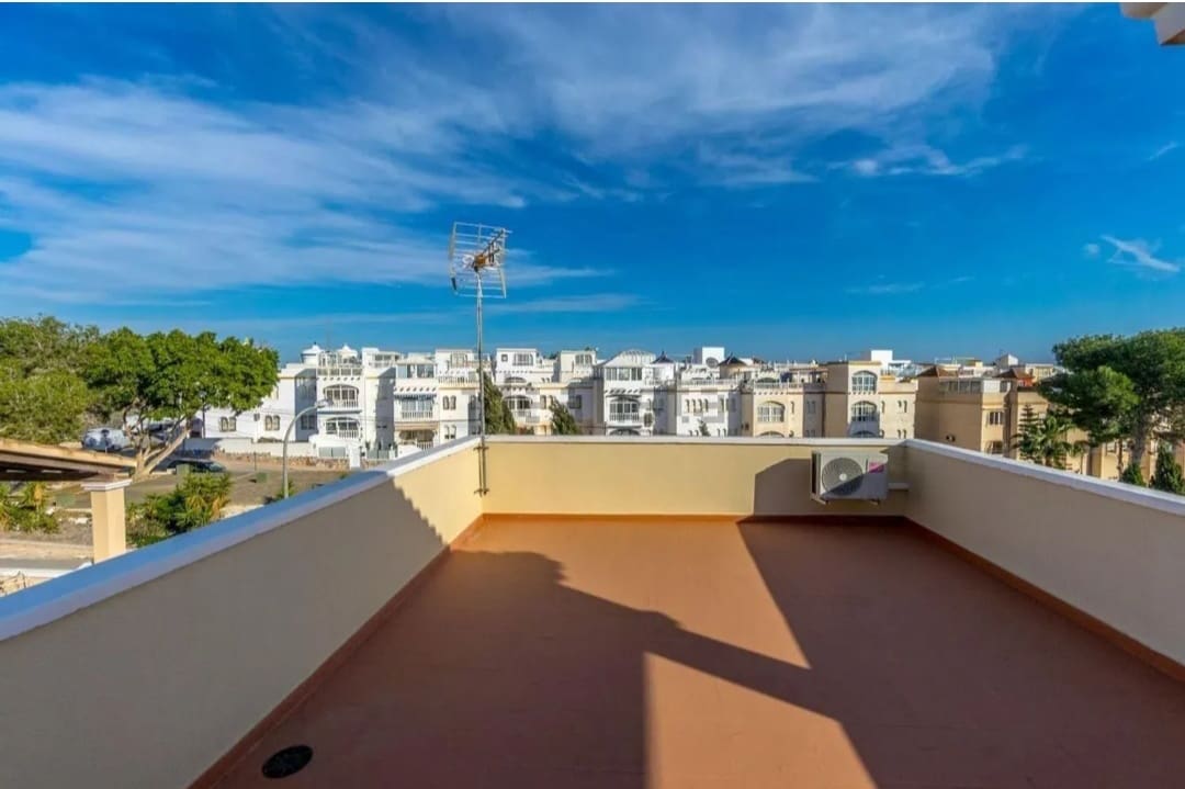 3 soveværelse Villa til salg i Orihuela med swimmingpool garage - € 295.000 (Ref: 9726984)