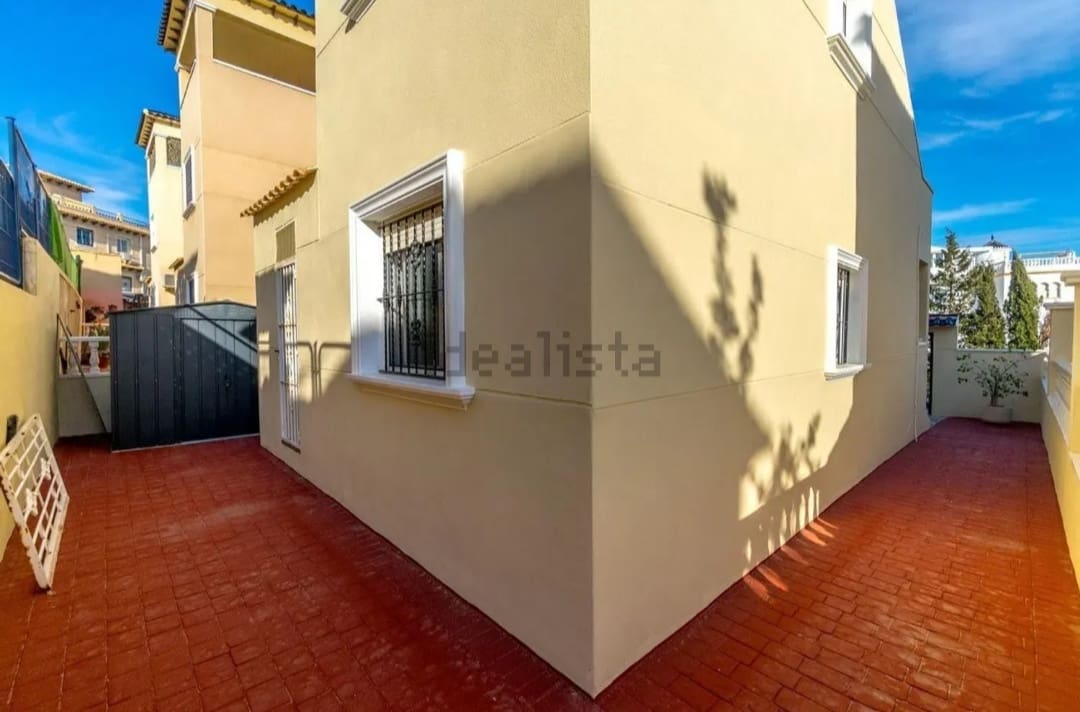 3 soveværelse Villa til salg i Orihuela med swimmingpool garage - € 295.000 (Ref: 9726984)