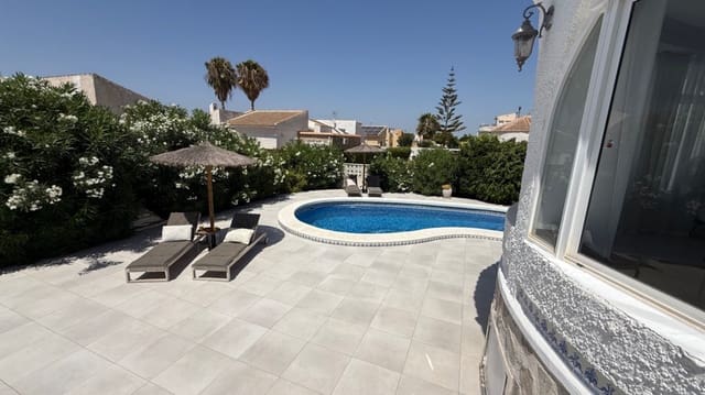 3 soveværelse Villa til salg i El Chaparral - La Siesta - La Torreta, Torrevieja med swimmingpool garage - € 645.000 (Ref: 9726986)