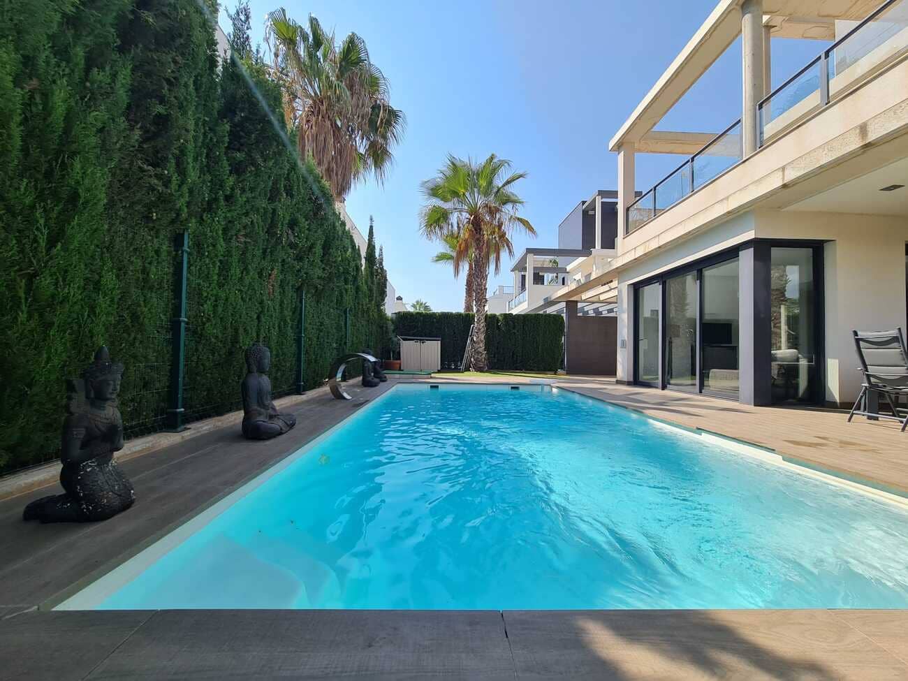 2 bedroom Villa for sale in Cabo Roig with pool garage - € 395,000 (Ref: 9726998)