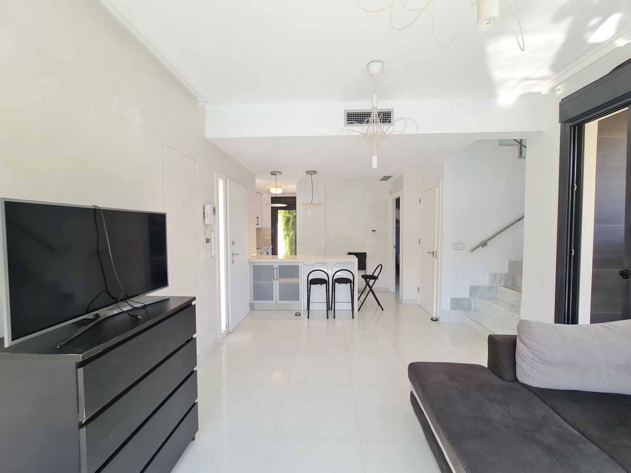 2 bedroom Villa for sale in Cabo Roig with pool garage - € 395,000 (Ref: 9726998)