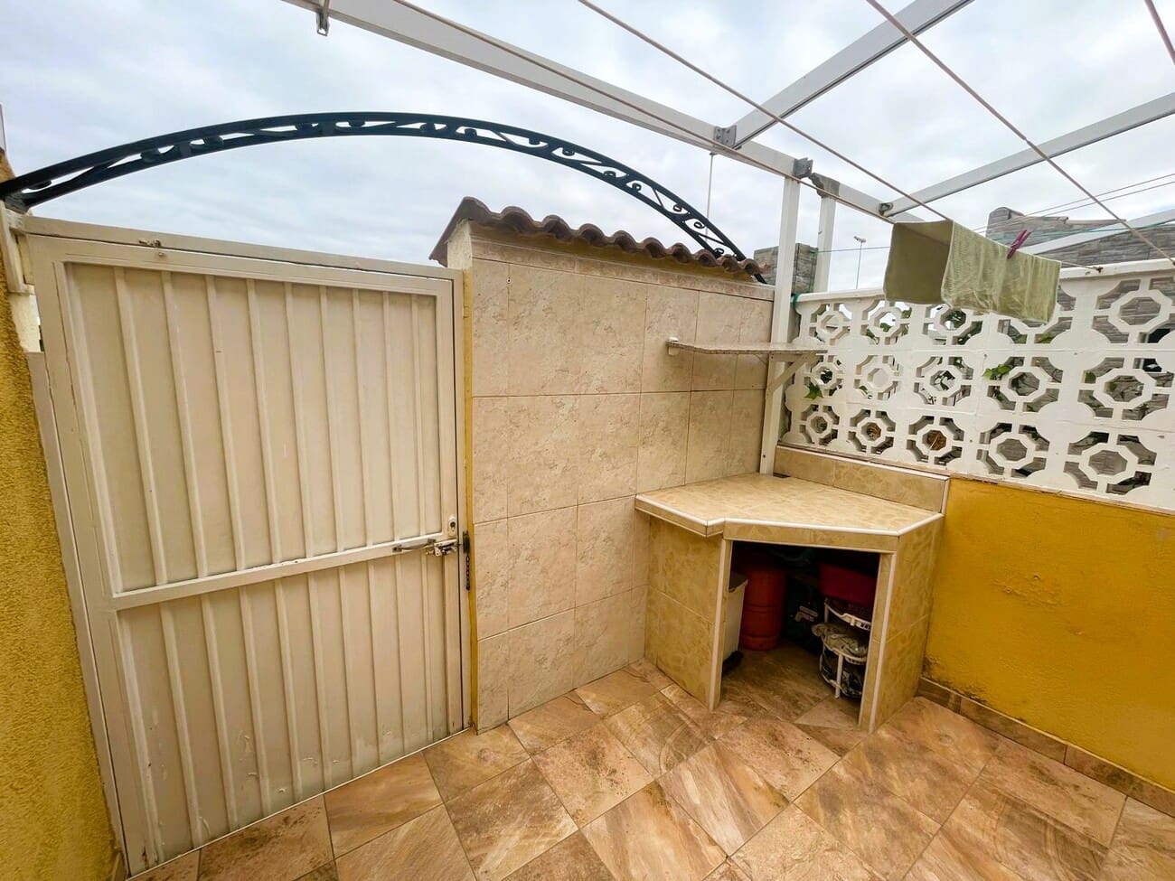 3 bedroom Townhouse for sale in Punta Prima with pool garage - € 199,000 (Ref: 9727001)