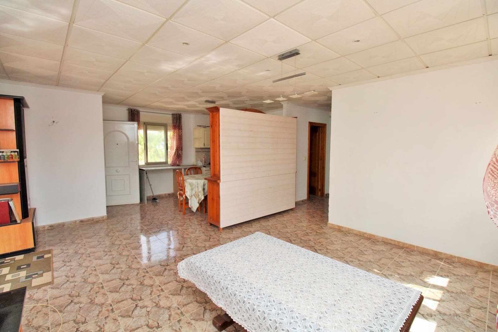 Local Comercial de 3 habitaciones en Villamartin en venta - 374.900 € (Ref: 9727100)