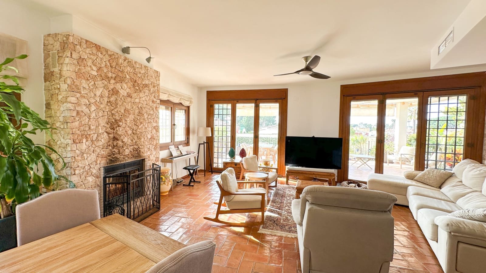 7 bedroom Villa for sale in Dehesa de Campoamor with pool garage - € 1,349,000 (Ref: 9727102)