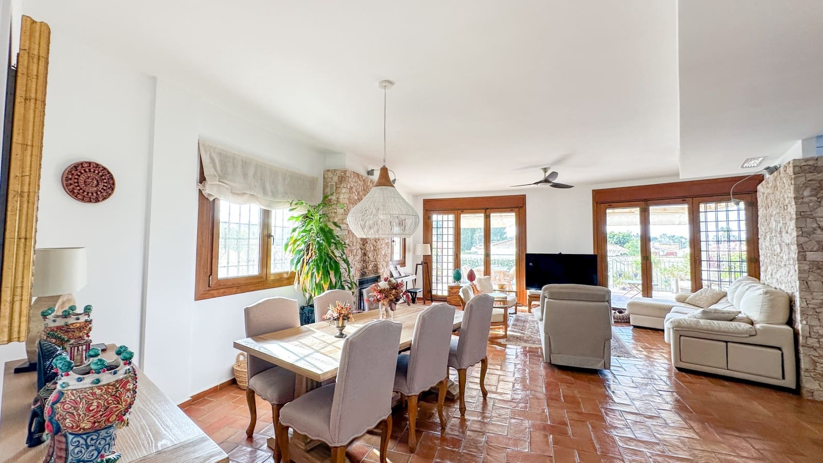 7 bedroom Villa for sale in Dehesa de Campoamor with pool garage - € 1,349,000 (Ref: 9727102)