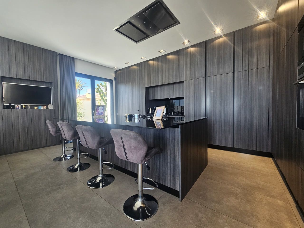 4 bedroom Villa for sale in Cabo Roig with pool garage - € 4,750,000 (Ref: 9727137)