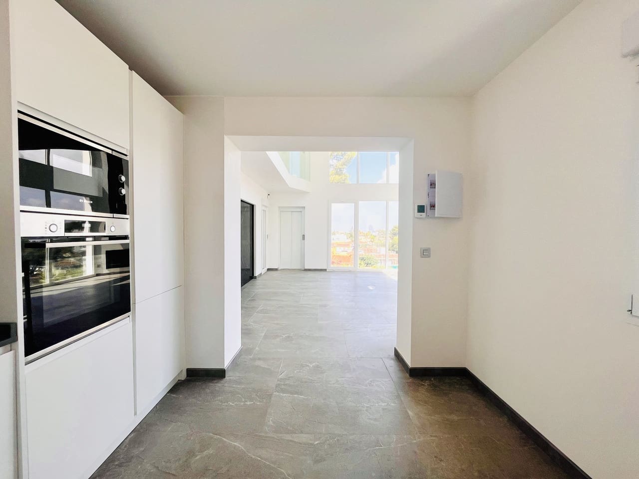 6 makuuhuone Huvila myytävänä paikassa Los Balcones mukana uima-altaan 
autotalli - 1 050 000 € (Ref: 9727139)