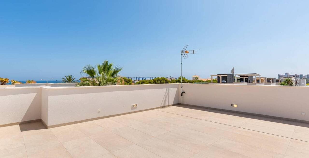 3 bedroom Villa for sale in Campoamor with pool - € 995,000 (Ref: 9727183)