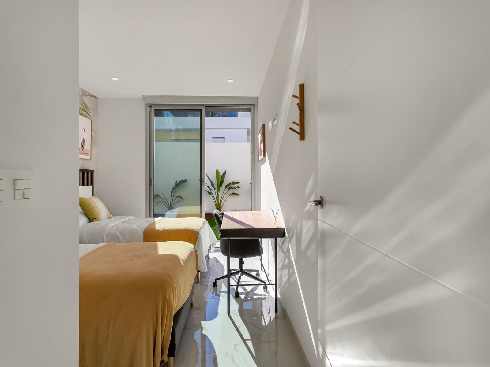 3 bedroom Villa for sale in Torrevieja with pool - € 700,000 (Ref: 9727188)