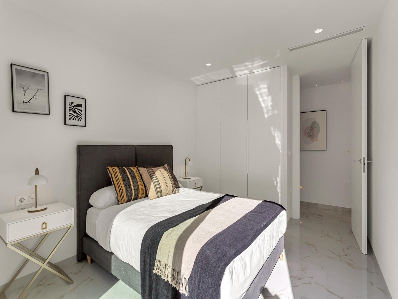 3 bedroom Villa for sale in Torrevieja with pool - € 700,000 (Ref: 9727188)