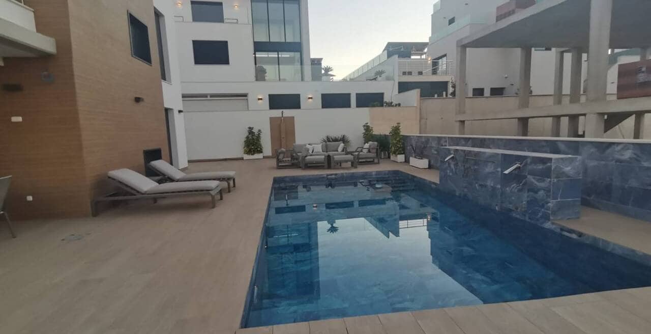 6 bedroom Villa for sale in Campoamor with pool garage - € 1,780,000 (Ref: 9727190)