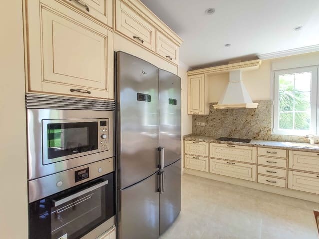 6 soverom Villa til salgs i Cabo Roig, Orihuela med svømmebasseng garasje - € 1 900 000 (Ref: 9727192)