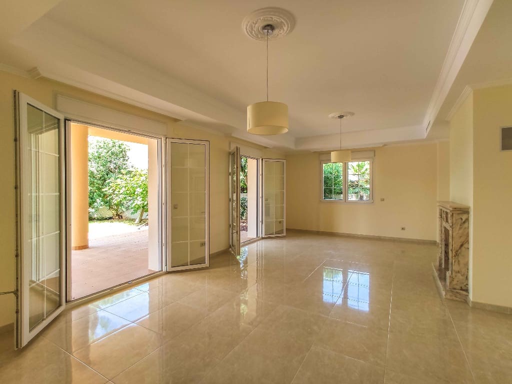 6 bedroom Villa for sale in Cabo Roig with pool garage - € 1,900,000 (Ref: 9727192)