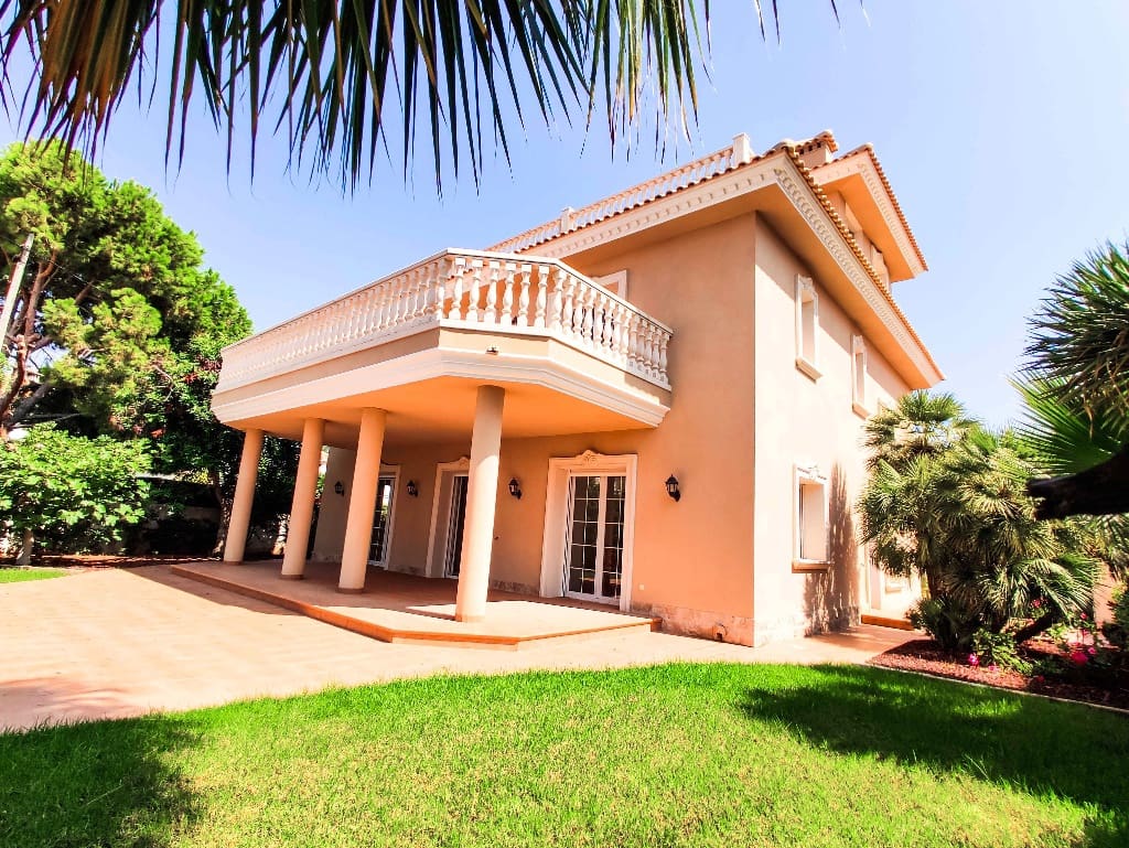 6 bedroom Villa for sale in Cabo Roig with pool garage - € 1,900,000 (Ref: 9727192)