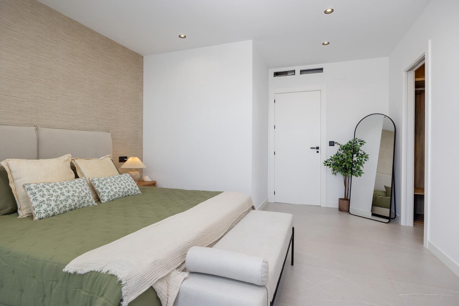 3 slaapkamer Villa te koop in Torrevieja met zwembad garage - € 595.000 (Ref: 9727295)