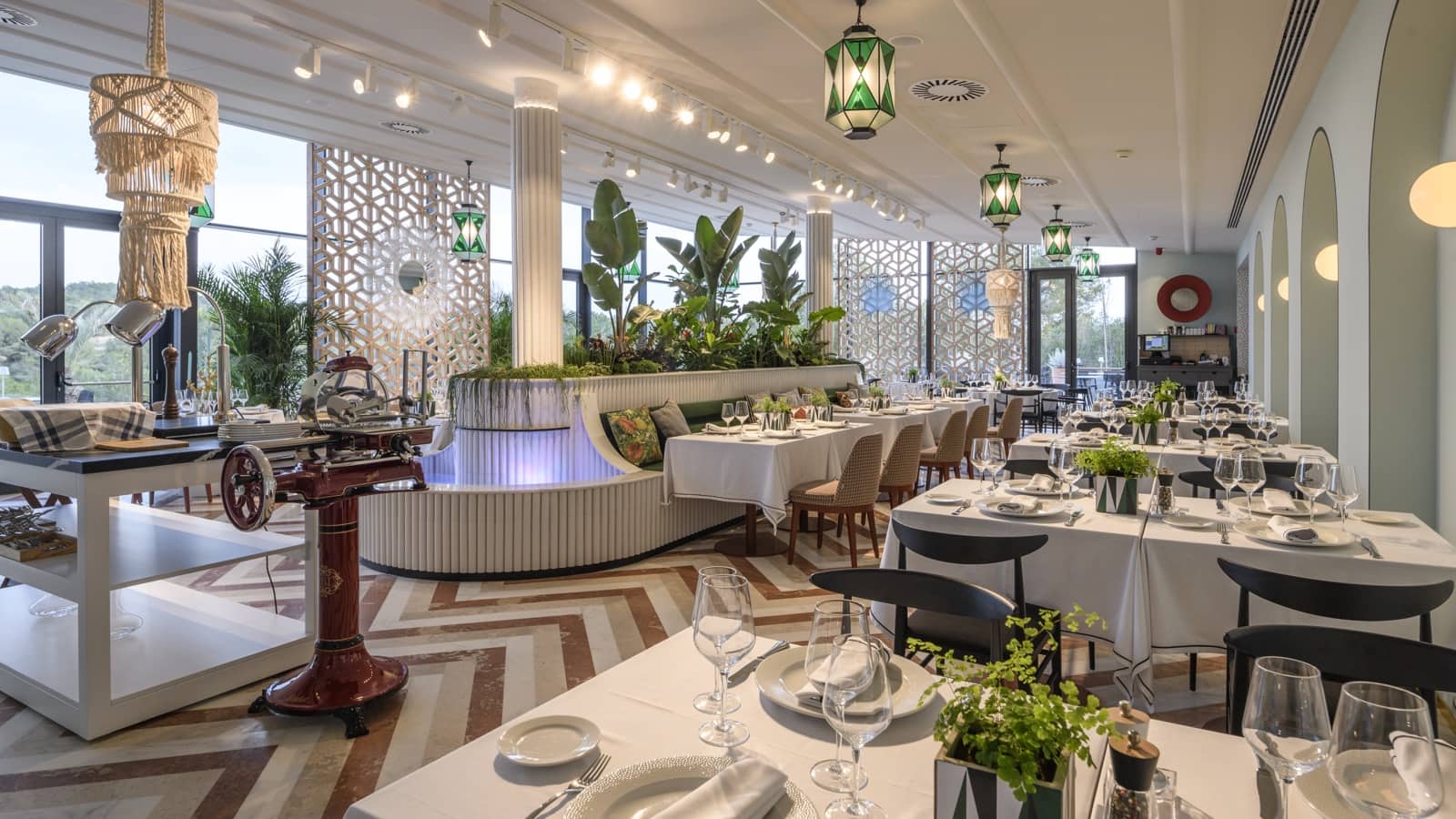 3 bedroom Apartment for sale in Las Colinas Golf with pool - € 440,000 (Ref: 9727399)