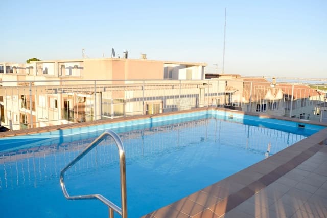Apartamento de 2 habitaciones en San Miguel de Salinas en venta con piscina garaje - 165.000 € (Ref: 9727404)