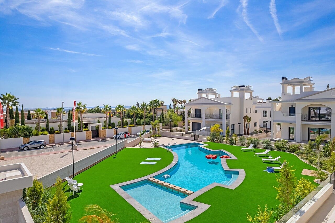 3 bedroom Apartment for sale in Ciudad Quesada with pool - € 357,000 (Ref: 9727408)