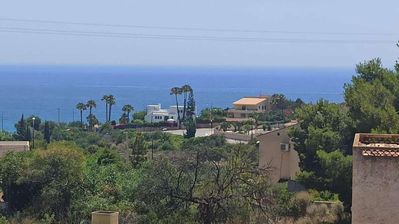 3 bedroom Villa for sale in El Campello - € 1,050,000 (Ref: 9727413)