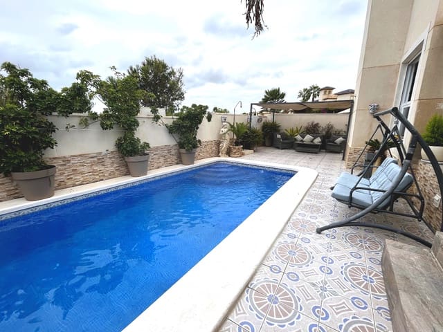 4 slaapkamer Villa te koop in Playa Flamenca, Orihuela met zwembad garage - € 399.000 (Ref: 9732145)