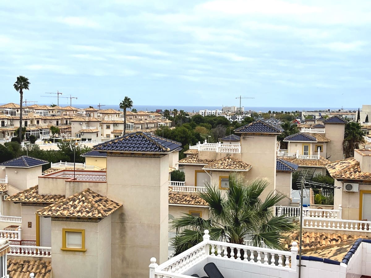 4 slaapkamer Villa te koop in Playa Flamenca met zwembad garage - € 399.000 (Ref: 9732145)