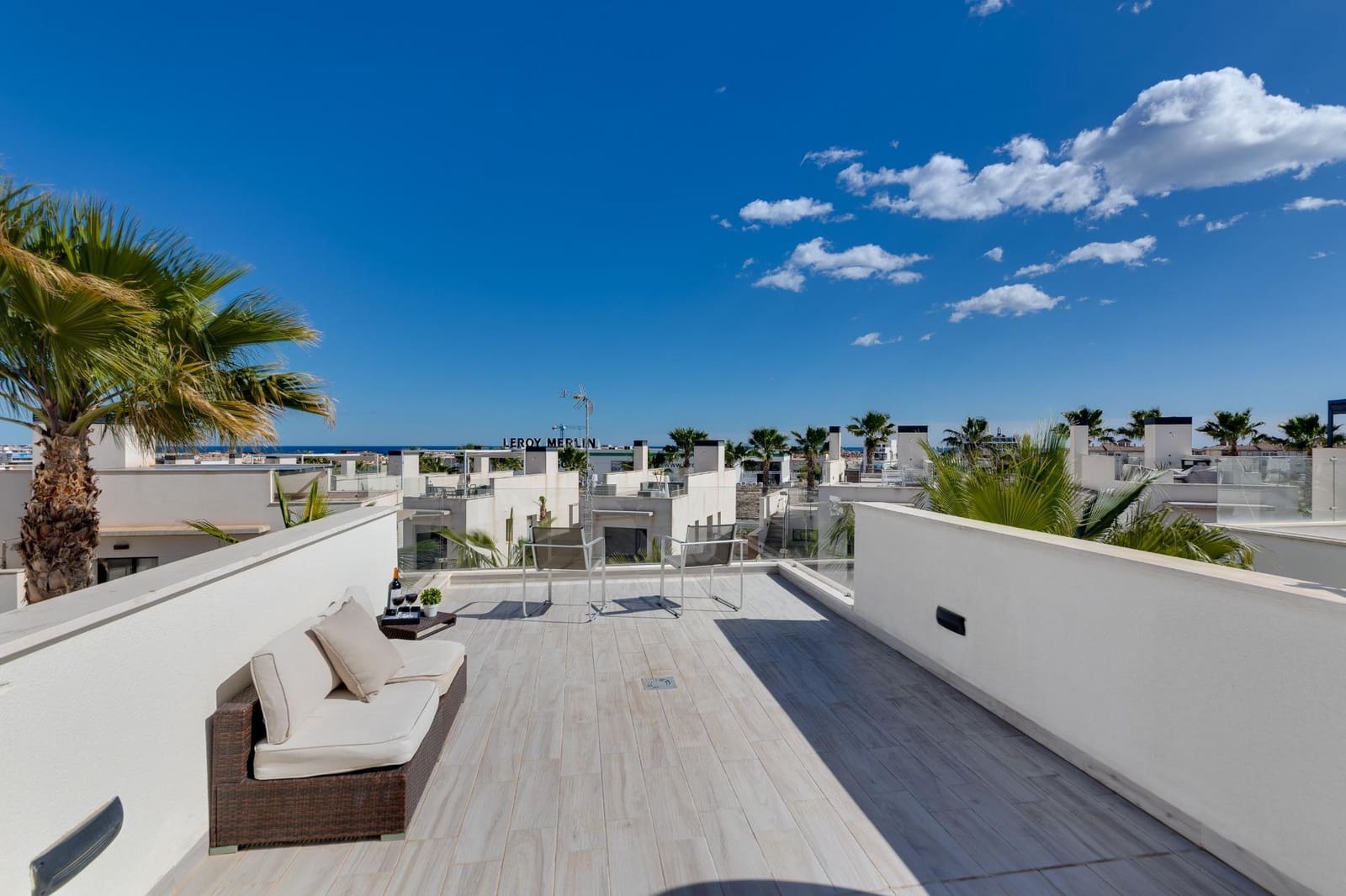 3 bedroom Villa for sale in Cabo Roig with pool garage - € 450,000 (Ref: 9732148)