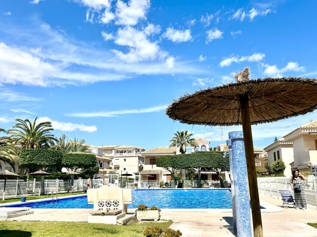 Casa de 2 habitaciones en Playa Flamenca, Orihuela en venta con piscina garaje - 259.000 € (Ref: 9746749)