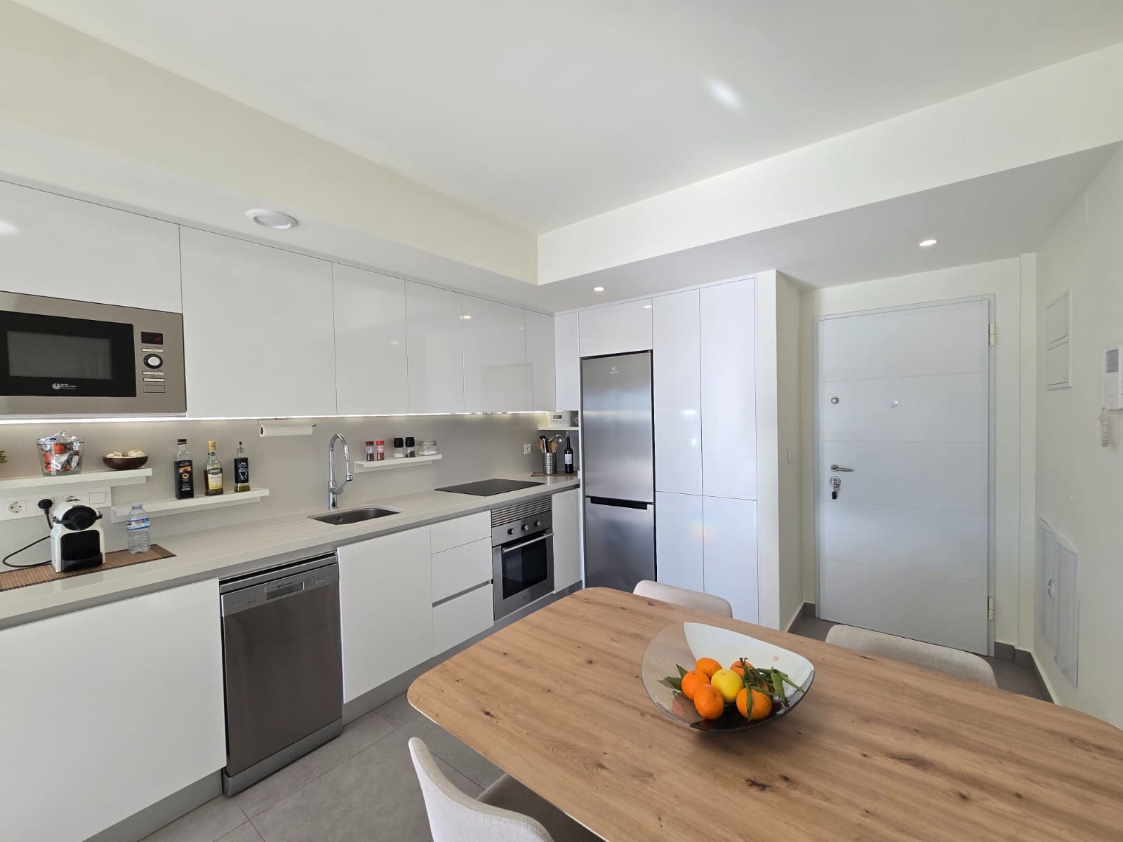 Apartamento de 2 habitaciones en Orihuela Costa en venta con piscina garaje - 335.000 € (Ref: 9746752)