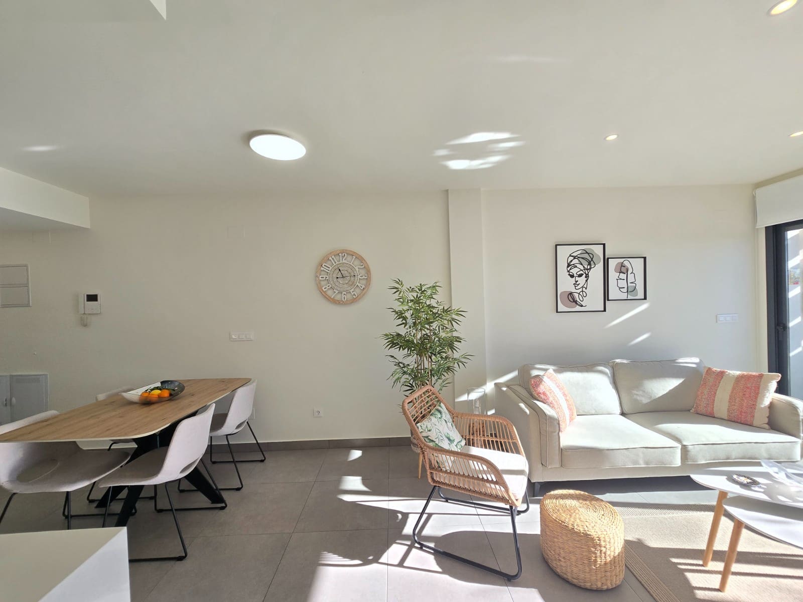 Apartamento de 2 habitaciones en Orihuela Costa en venta con piscina garaje - 335.000 € (Ref: 9746752)