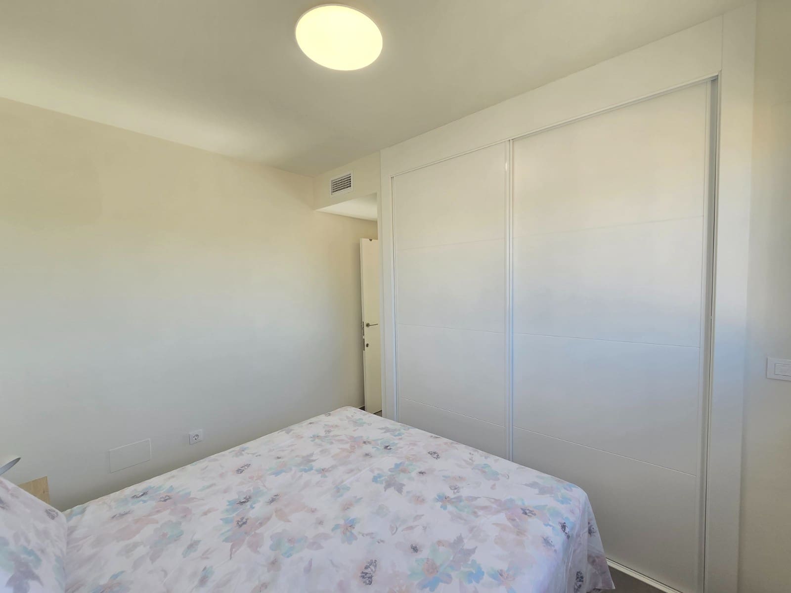 Apartamento de 2 habitaciones en Orihuela Costa en venta con piscina garaje - 335.000 € (Ref: 9746752)