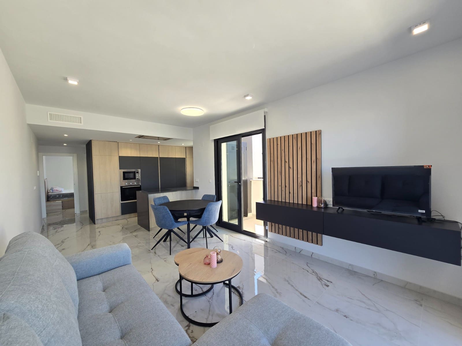 2 bedroom Apartment for sale in Los Altos with pool garage - € 334,500 (Ref: 9746755)