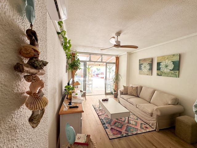 Apartamento de 2 habitaciones en Las Piscinas Naturales, Torrevieja en venta - 227.000 € (Ref: 9746766)