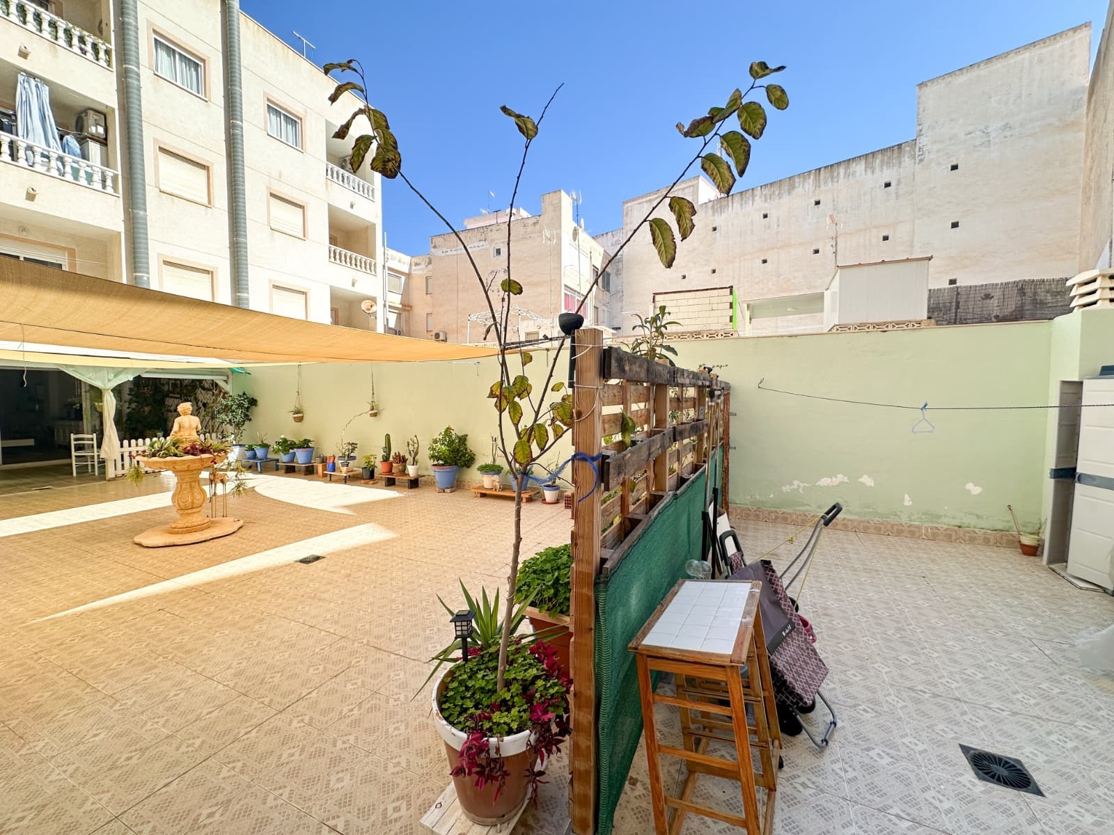 Apartamento de 2 habitaciones en Torrevieja en venta - 227.000 € (Ref: 9746766)