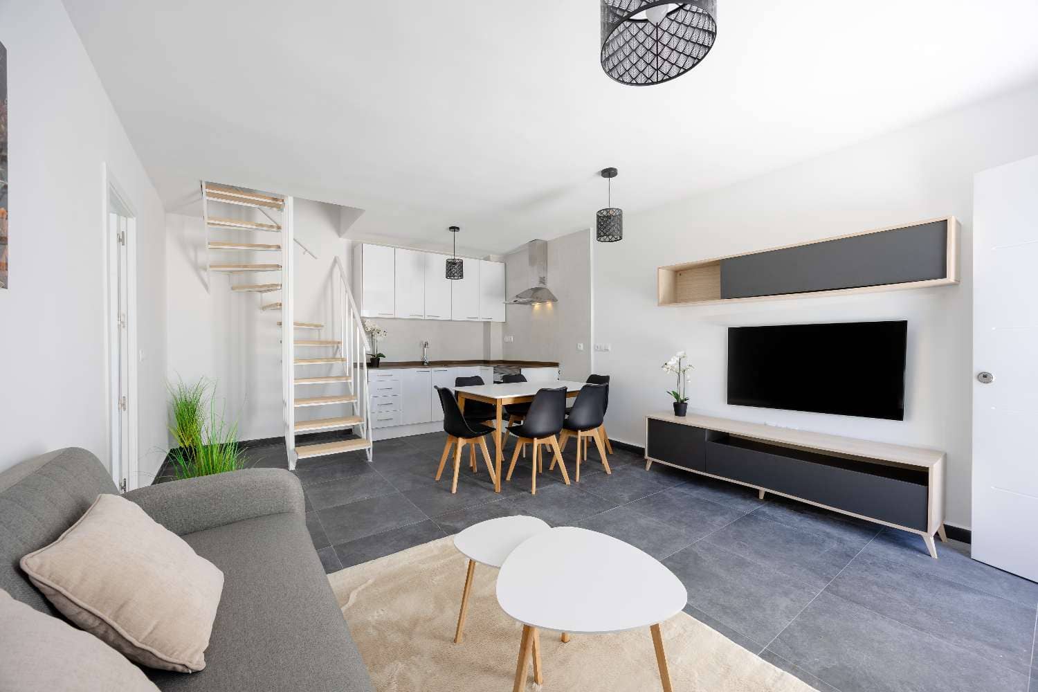 3 makuuhuone Bungalow myytävänä paikassa Torrevieja mukana uima-altaan 
autotalli - 269 000 € (Ref: 9763961)