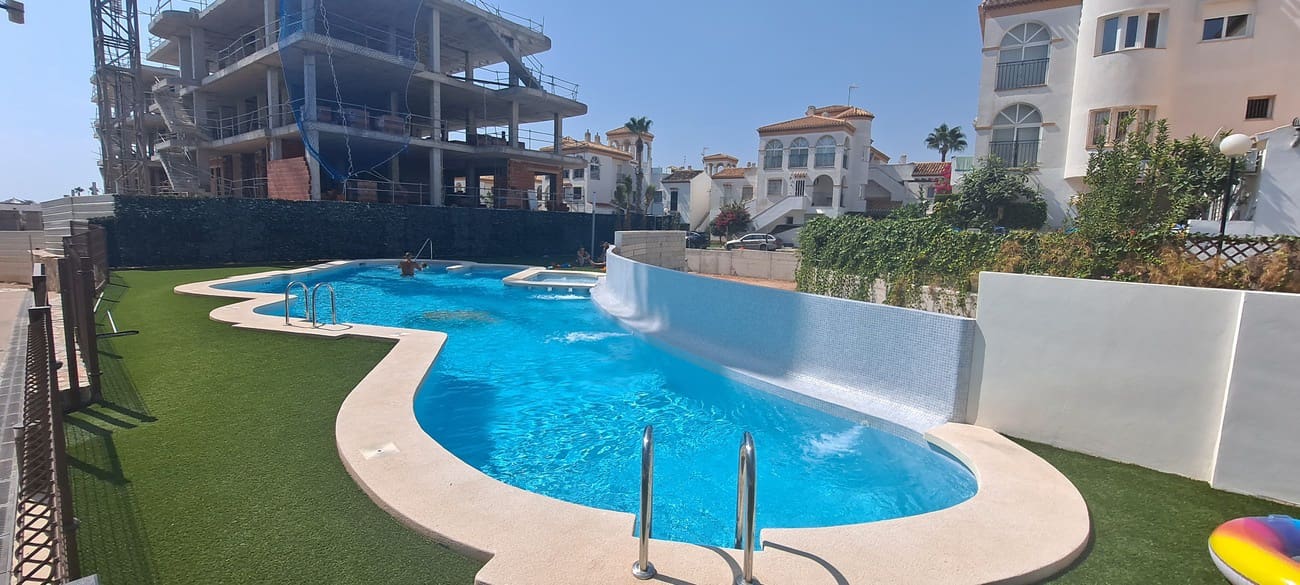 2 slaapkamer Appartement te koop in Playa Flamenca met zwembad garage - € 415.000 (Ref: 9763962)