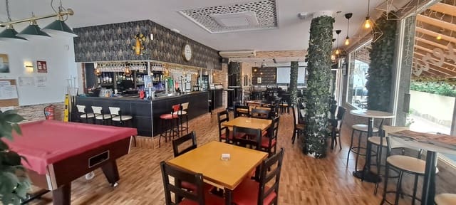 Commercieel te koop in Villamartin, Orihuela - € 95.000 (Ref: 9763963)