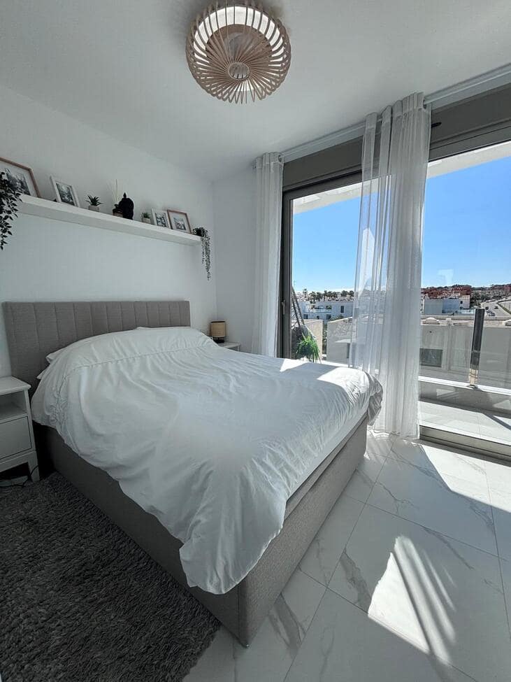 5 chambre Villa/Maison à vendre à Villamartin avec piscine - 595 000 € (Ref: 9763965)