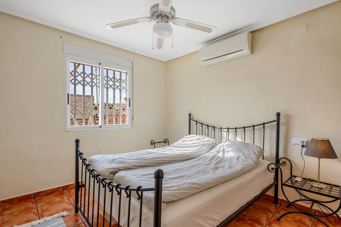 4 Zimmer Villa zu verkaufen in Orihuela Costa mit Pool - 359.000 € (Ref: 9764837)