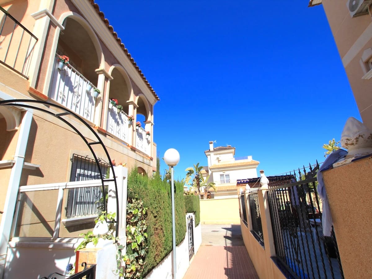 3 bedroom Apartment for sale in La Zenia - € 185,000 (Ref: 9764843)