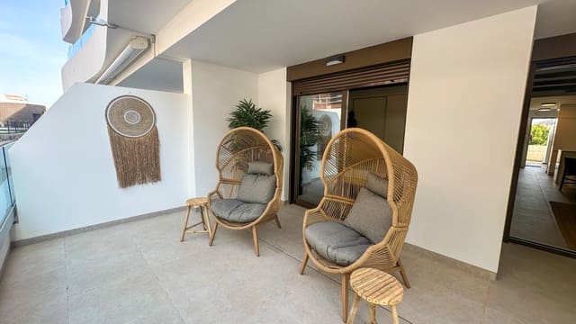 Apartamento de 2 habitaciones en Playa Flamenca, Orihuela en venta con piscina - 399.000 € (Ref: 9797475)