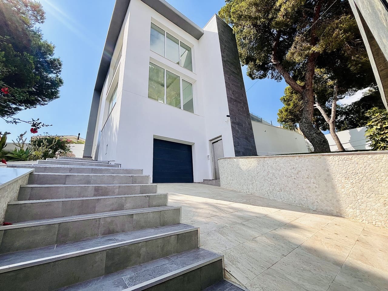 6 bedroom Villa for sale in Los Balcones with pool garage - € 1,050,000 (Ref: 9797496)