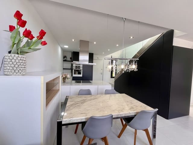 Chalet de 3 habitaciones en Los Dolses, Orihuela en venta con piscina garaje - 585.000 € (Ref: 9797503)