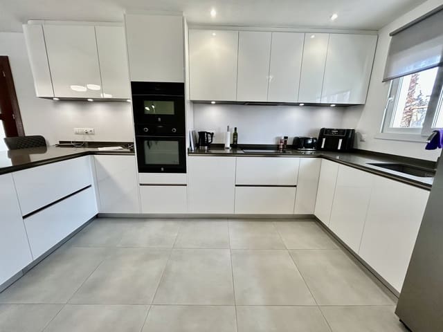 6 soveværelse Villa til salg i Cabo Roig, Orihuela med swimmingpool garage - € 799.000 (Ref: 9797514)