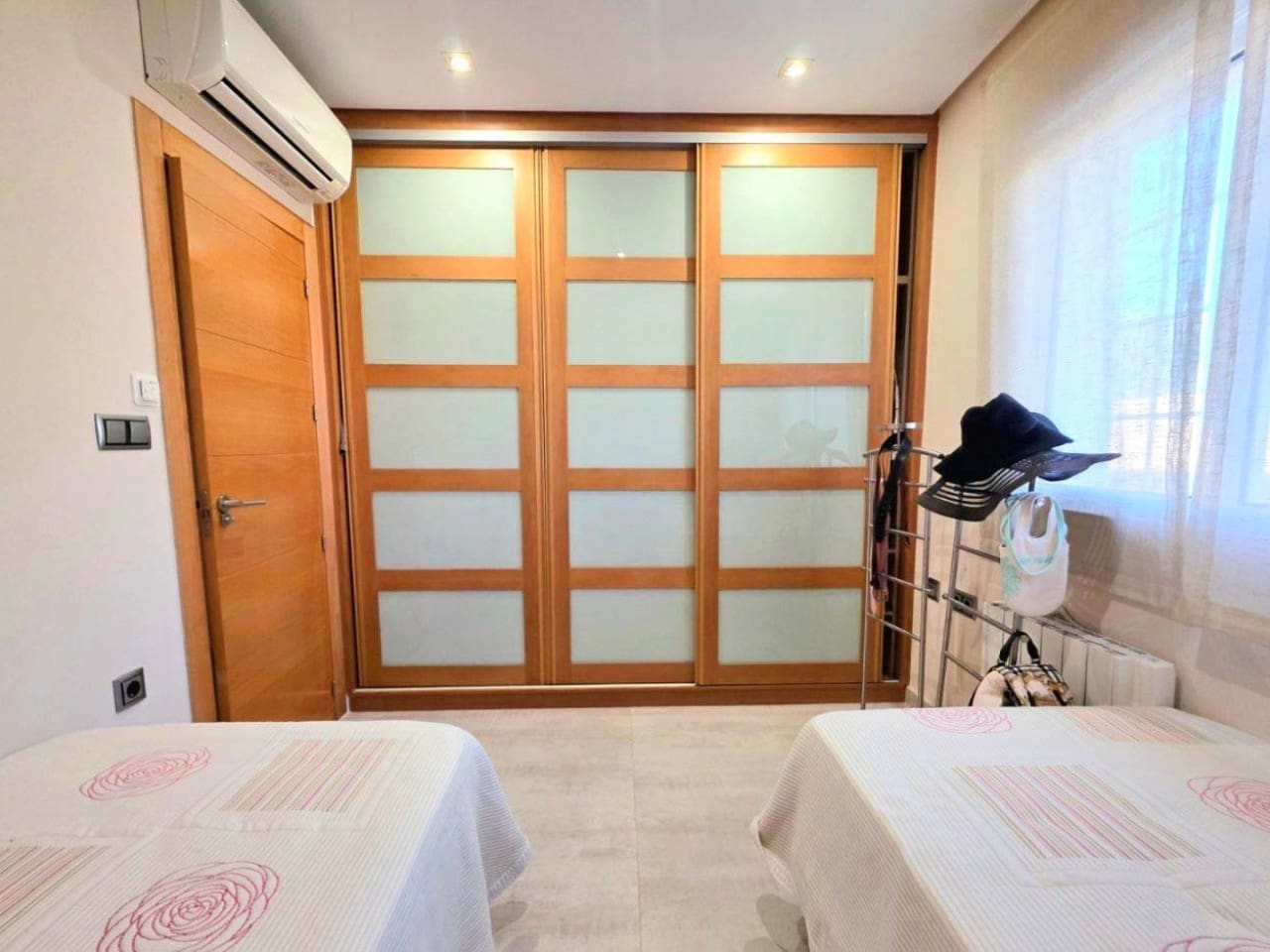 Chalet de 5 habitaciones en Campoamor en venta con piscina garaje - 739.900 € (Ref: 9797776)