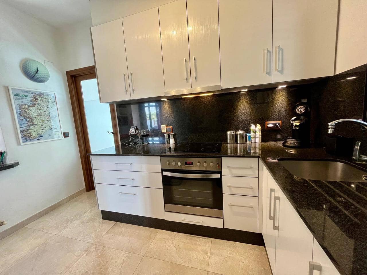 4 Zimmer Villa zu verkaufen in Villamartin mit Pool - 750.000 € (Ref: 9797789)