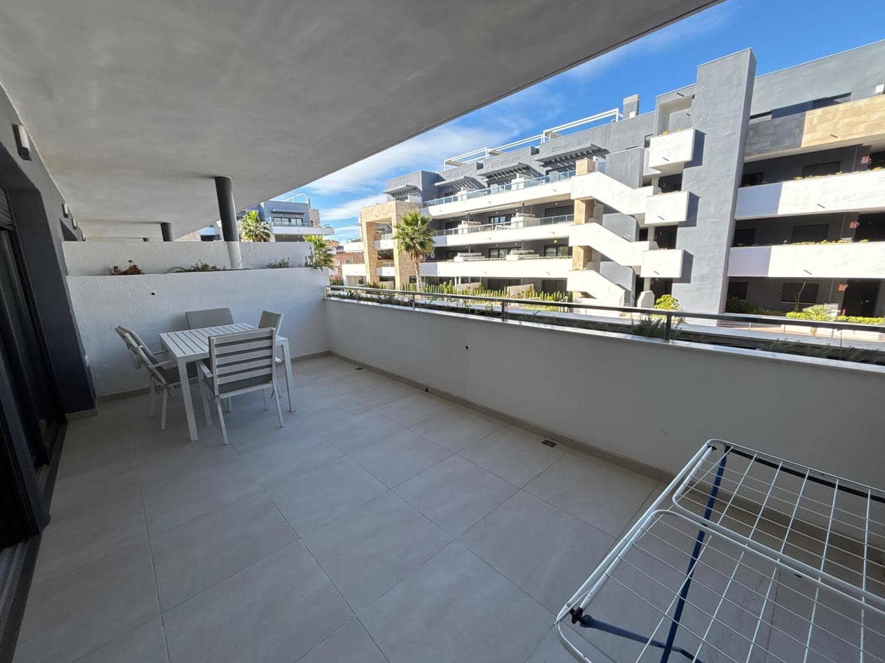 2 soveværelse Lejlighed til salg i Playa Flamenca med swimmingpool - € 420.000 (Ref: 9797797)