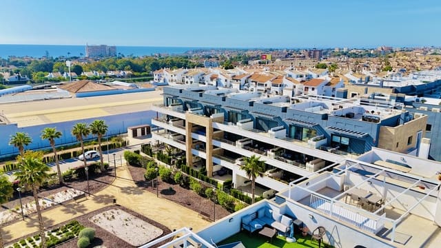 2 soveværelse Lejlighed til salg i Playa Flamenca, Orihuela med swimmingpool - € 420.000 (Ref: 9797797)