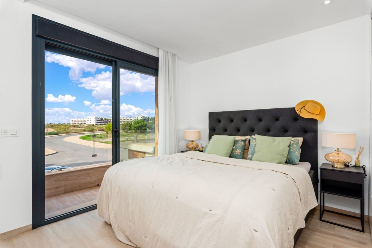 5 soverom Villa til salgs i Cabo Roig med svømmebasseng garasje - € 829 000 (Ref: 9797798)