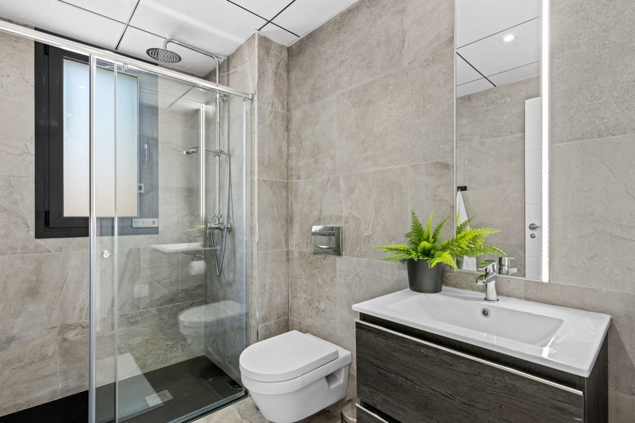 5 soverom Villa til salgs i Cabo Roig med svømmebasseng garasje - € 829 000 (Ref: 9797798)